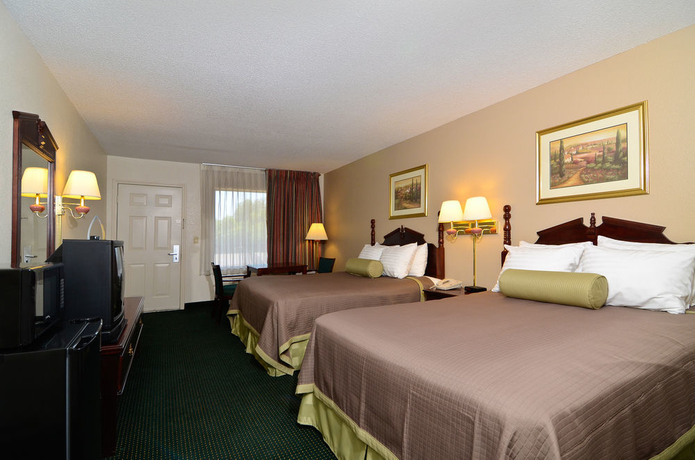 Travelers Inn And Suites Memphis Exterior photo