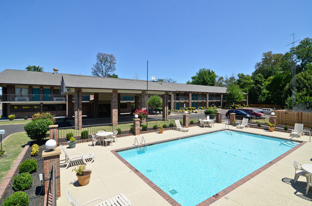 Travelers Inn And Suites Memphis Exterior photo
